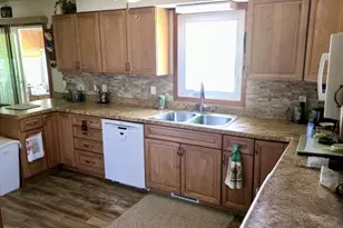 716 Thomas Dr, Sun Prairie, WI 53590 - Photo 2