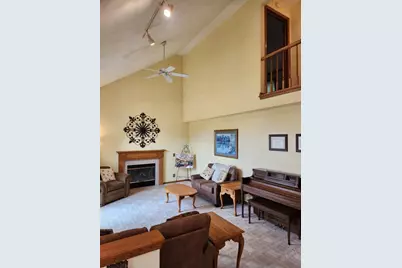 1021 Burnwyck Drive, Janesville, WI 53546 - Photo 4