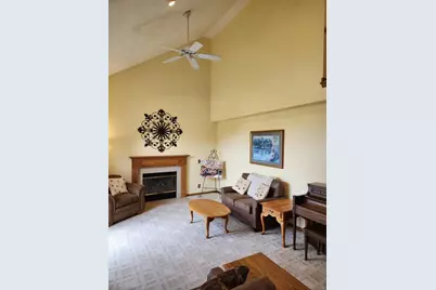 1021 Burnwyck Drive, Janesville, WI 53546 - Photo 4