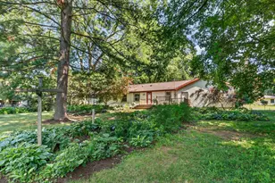 1521 Mayfield Ln, Madison, WI 53704 - Photo 32