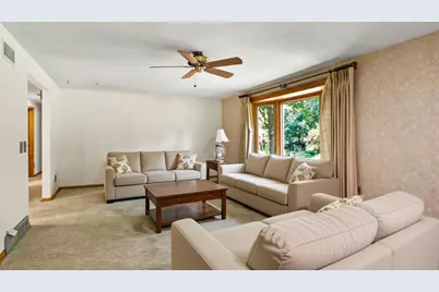1521 Mayfield Lane, Madison, WI 53704 - Photo 8