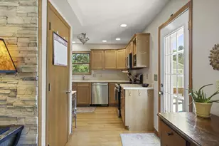 4712 Rothman Pl, Monona, WI 53716 - Photo 10