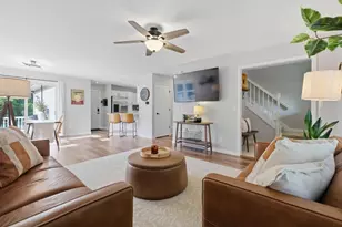 1271 Gas Light Dr, Sun Prairie, WI 53590 - Photo 8