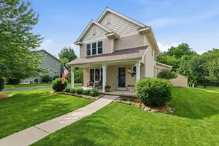 1271 Gas Light Dr, Sun Prairie, WI 53590 - Photo 2