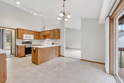 5237 Summer Ridge Drive, Madison, WI 53704 - Photo 8