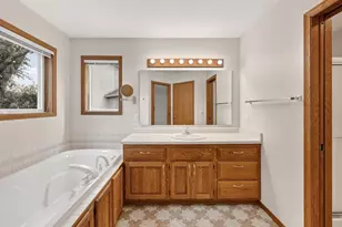 5237 Summer Ridge Dr, Madison, WI 53704 - Photo 26