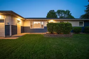1614 N Sumac Dr, Janesville, WI 53545 - Photo 2