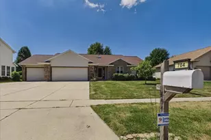 704 Augusta Dr, Waunakee, WI 53597 - Photo 54
