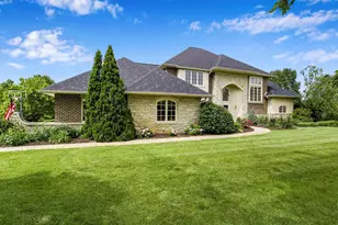 3002 Linnerud Dr, Stoughton, WI 53589 - Photo 2