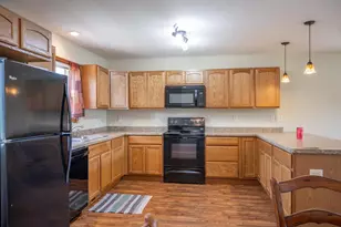 713 Martin St, Mauston, WI 53948 - Photo 4