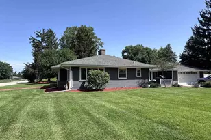 1331 S Crosby Ave, Janesville, WI 53546 - Photo 2
