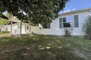 N115W20994 Brookside Dr, Germantown, WI 53022 - Photo 2