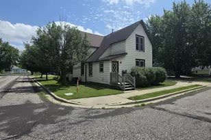 506 Juneau Ave, Mauston, WI 53948 - Photo 2