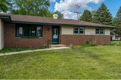 1913 Black Bridge Road, Janesville, WI 53545 - Photo 2