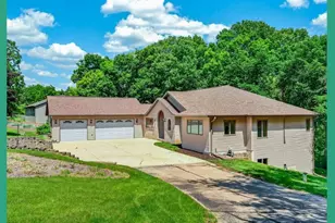 546 Echo Valley Rd, Brooklyn, WI 53521 - Photo 12