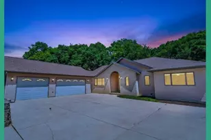 546 Echo Valley Rd, Brooklyn, WI 53521 - Photo 12