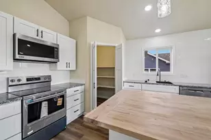 997 Bell Circle, Arlington, WI 53911 - Photo 10