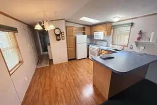 W211N11863 Hilltop Dr, Germantown, WI 53022 - Photo 2