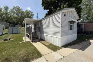 W211N11863 Hilltop Dr, Germantown, WI 53022 - Photo 1