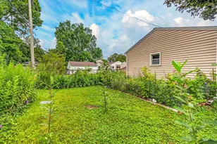 1917 Manley St, Madison, WI 53704 - Photo 12