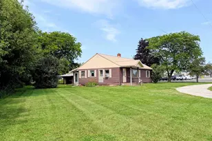 1733 S Marquette Rd, Prairie Du Chien, WI 53821 - Photo 2