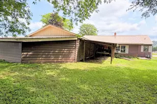 1733 S Marquette Rd, Prairie Du Chien, WI 53821 - Photo 4