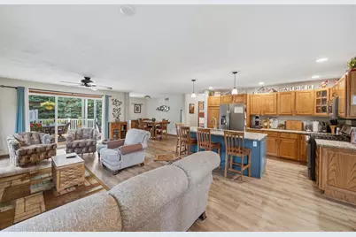 1043 N Wuthering Hills Drive, Janesville, WI 53546 - Photo 8