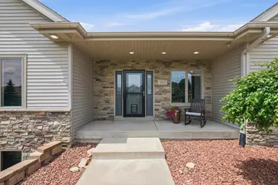 3017 Craig Lane, Sun Prairie, WI 53590 - Photo 4