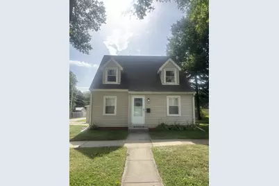 915 West Street, Baraboo, WI 53913 - Photo 2