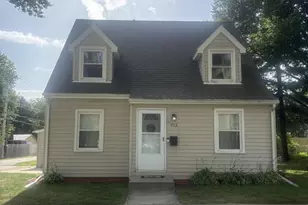 915 West St, Baraboo, WI 53913 - Photo 2