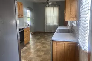 915 West St, Baraboo, WI 53913 - Photo 12