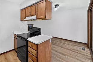 6866 Park Ridge Dr, Madison, WI 53719 - Photo 12