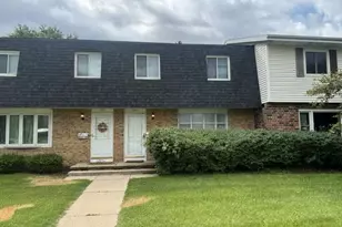 1547 Ivory Dr, Sun Prairie, WI 53590 - Photo 2