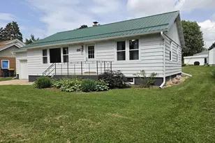 816 27th Ave, Monroe, WI 53566 - Photo 2