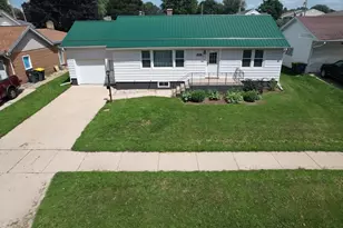 816 27th Ave, Monroe, WI 53566 - Photo 2