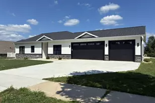 638 Sunset &amp 217 Dale Dr, Lodi, WI 53555 - Photo 2