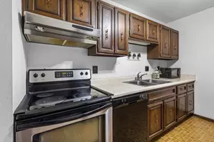 6235 Charing Cross Ln, Middleton, WI 53562 - Photo 8