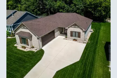 3904 Tanglewood Place, Janesville, WI 53546 - Photo 2