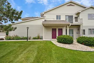 626 Military Ridge Dr, Verona, WI 53593 - Photo 2