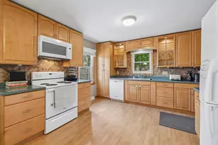 4017 Zeno St, Madison, WI 53704 - Photo 6