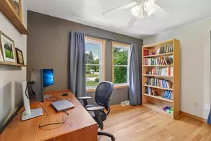 4017 Zeno St, Madison, WI 53704 - Photo 8