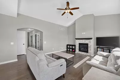 299 Hallmark Way, Sun Prairie, WI 53590 - Photo 6
