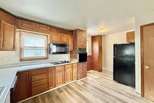 922 Farwell St, Beloit, WI 53511 - Photo 4