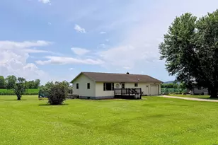 63823 Meadow Ln, Prairie Du Chien, WI 53821 - Photo 6