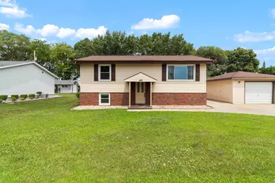 429 E Albert Street, Portage, WI 53901 - Photo 2