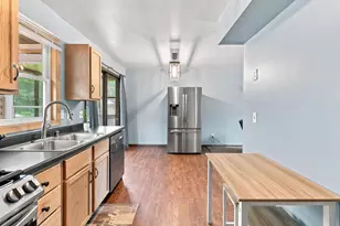 429 E Albert St, Portage, WI 53901 - Photo 10