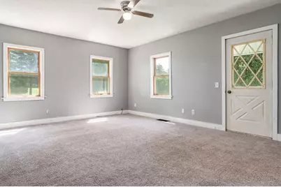 10341 E Creek Road, Clinton, WI 53525 - Photo 12