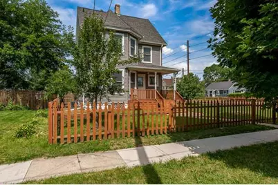 948 Harrison Avenue, Beloit, WI 53511 - Photo 2