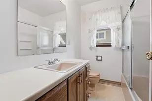 727 Jacquelyn Dr, Baraboo, WI 53913 - Photo 18