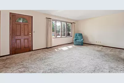 727 Jacquelyn Drive, Baraboo, WI 53913 - Photo 4